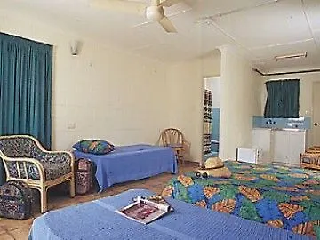Cairns Work And Play Backpackers Hotel